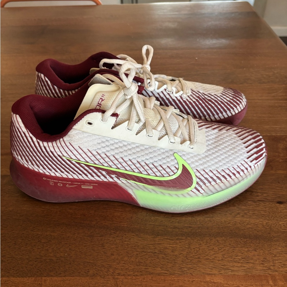 Nike Vapor 11 Hardcourt Tennis Shoes